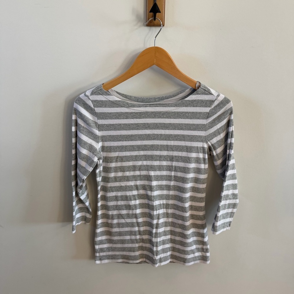 Denver Hayes Heather Gray and White Striped Long Sleeve Shirt – Size Medium